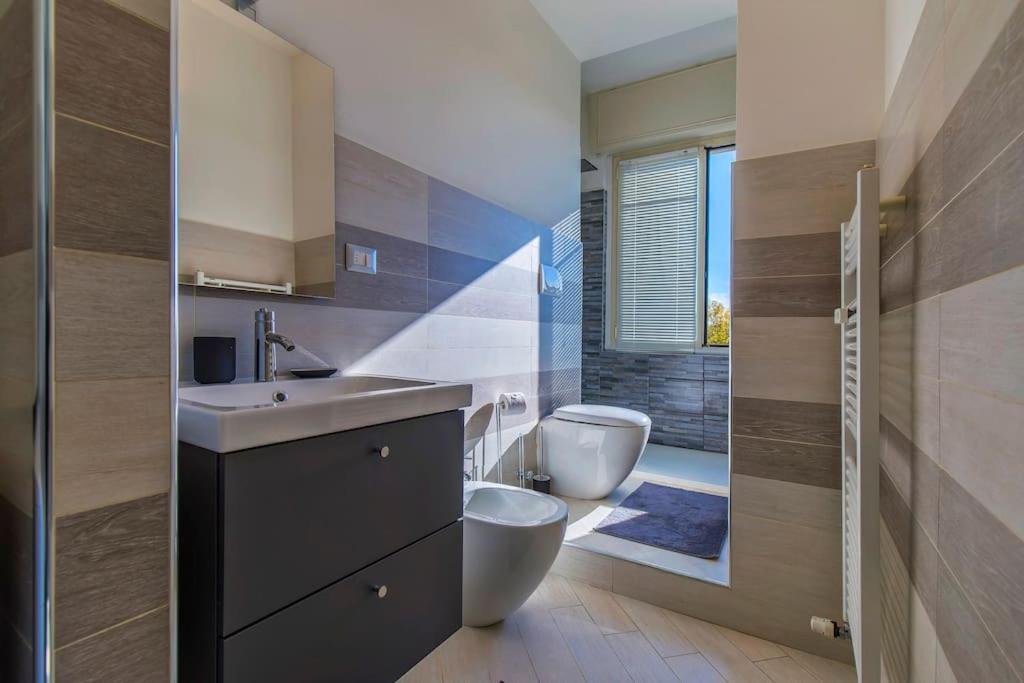 Charmy & Cozy Panoramic Flat 50M From M4 Stop Milan Bagian luar foto