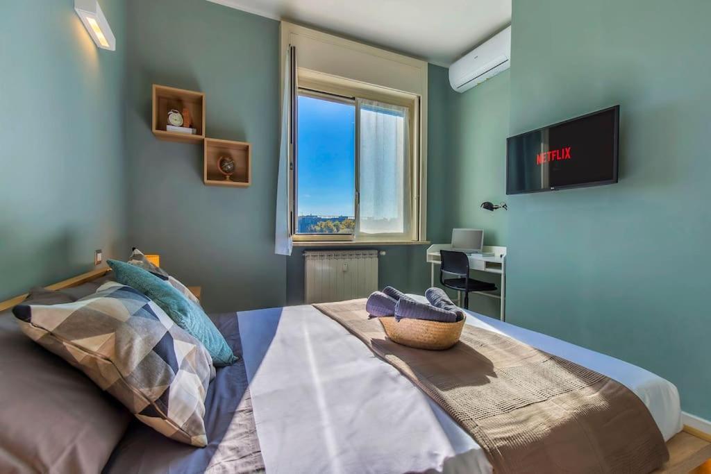 Charmy & Cozy Panoramic Flat 50M From M4 Stop Milan Bagian luar foto