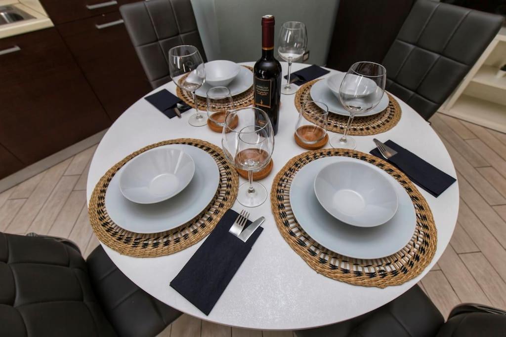 Charmy & Cozy Panoramic Flat 50M From M4 Stop Milan Bagian luar foto