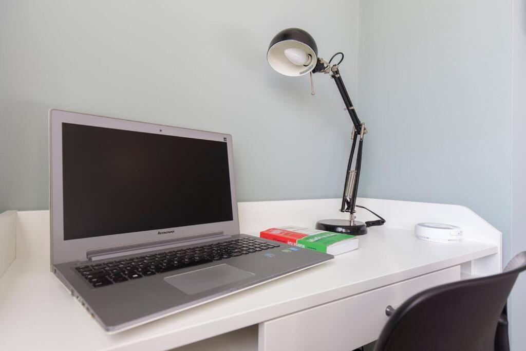 Charmy & Cozy Panoramic Flat 50M From M4 Stop Milan Bagian luar foto